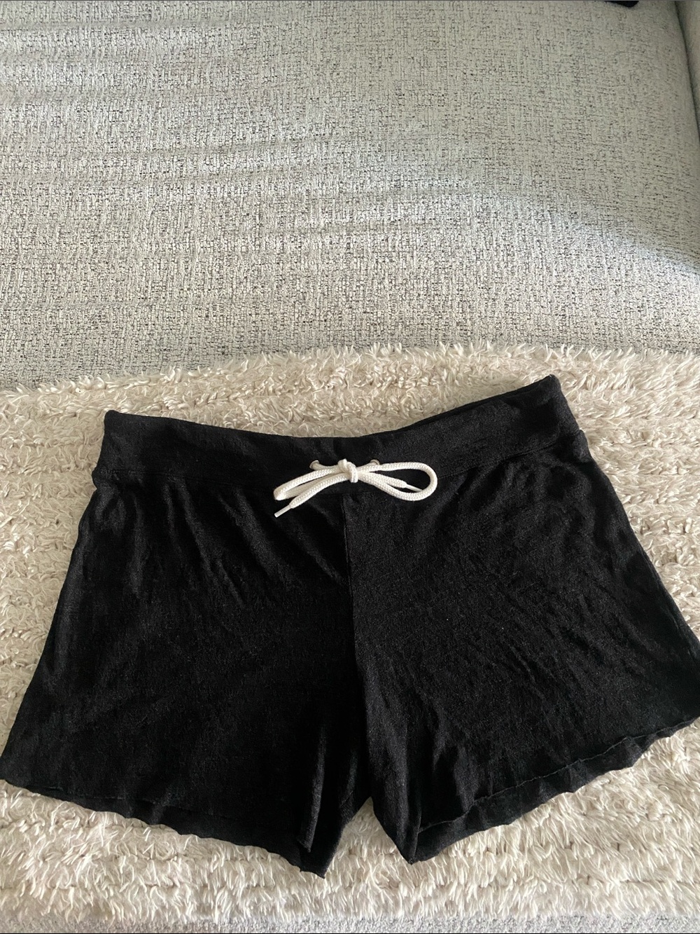 Monrow Black Shorts - Size Large